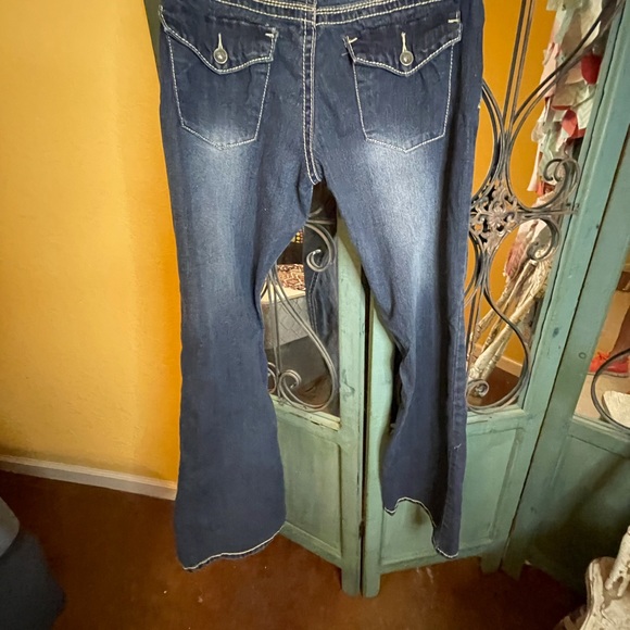 Red Rivet bell bottom jeans sz 7 - Picture 3 of 11